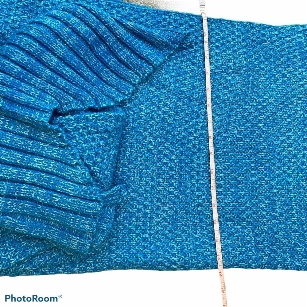 NWOT Knitted Mermaid Tail blanket blue two tone - Picture 5 of 7